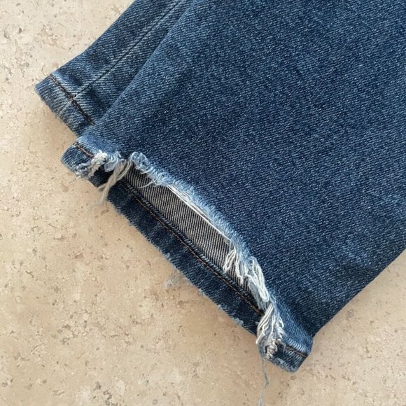American Eagle Mom Jeans Distressed Knees/Hem Medium Blue Wash, Size 4 - Picture 4 of 10